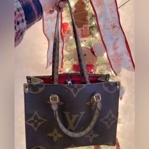 Louis Vuitton ON-THE-GO MM tote